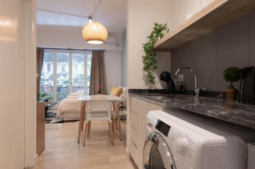 ChicHaus 9 Lux Units 36 pax