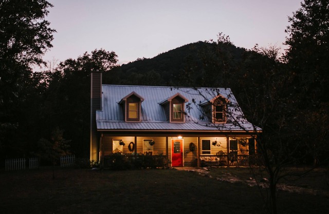 Chief Ladiga Creekside Cottage