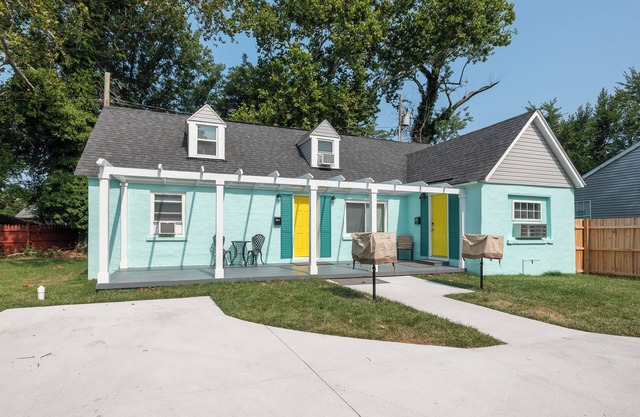Children's Dream House! Walk to the Beach!