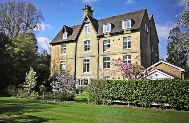 CHOBHAM, Surrey. Superbe, luxueuse et spacieuse maison de maître pour 5/6 personnes
