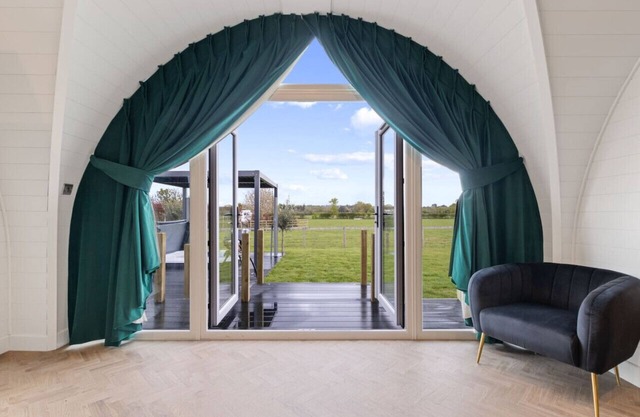 Choller Lodges - The Barn House With Hot Tub