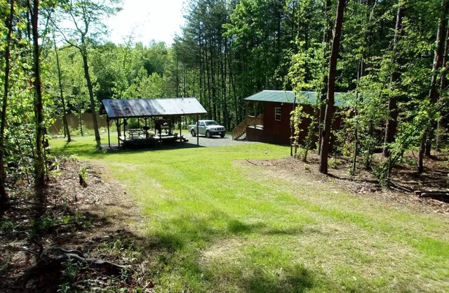CHRISTIAN RETREAT , COTTAGE ON A PRIVATE LAKE.......