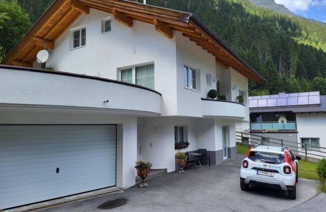 Christians Hamat by Interhome
