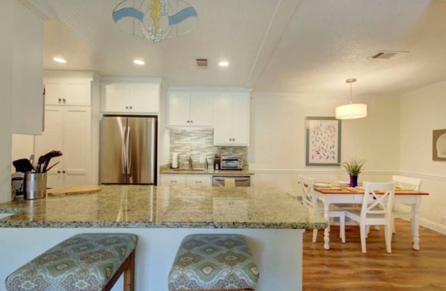 Qui est prêt pour l’été?! La TeeBox sera votre spot préféré! Réservez aujourd'hui!