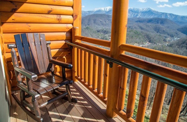 Christmas Rental in a Beautiful 3-Bedroom Condo that sleeps up to 14 guests