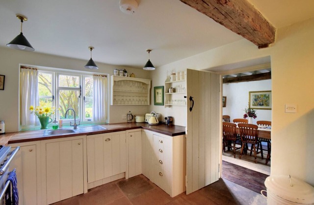 Church Cottage, WHITCHURCH CANONICORUM