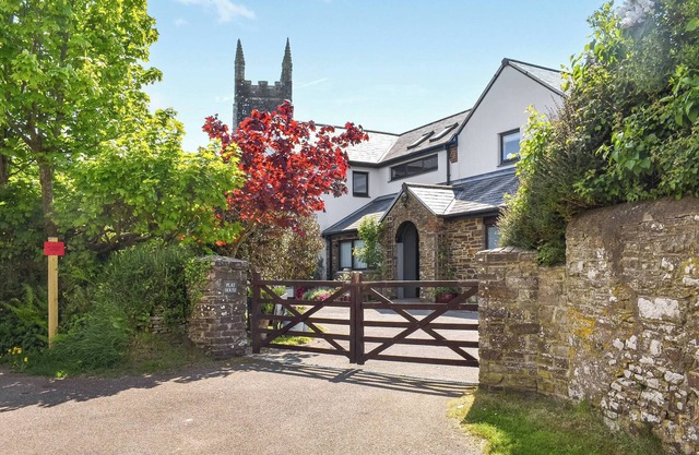 Church View Apartment