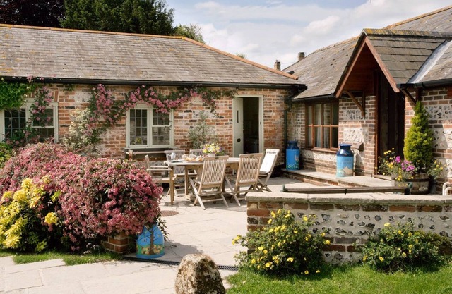 Churn House, DEWLISH