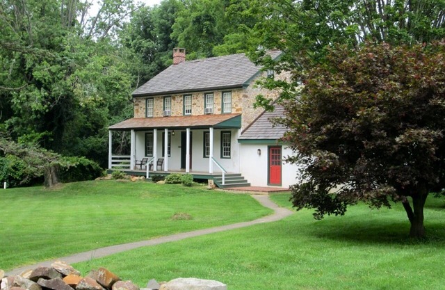 Circa 1790 ferme en pierre sur 10 acres de votre propre espace vert privé