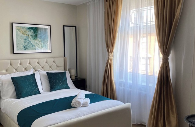 City Break- Luxe 3 bedroom home, Ideal for Families/Friends/Business/Contractors