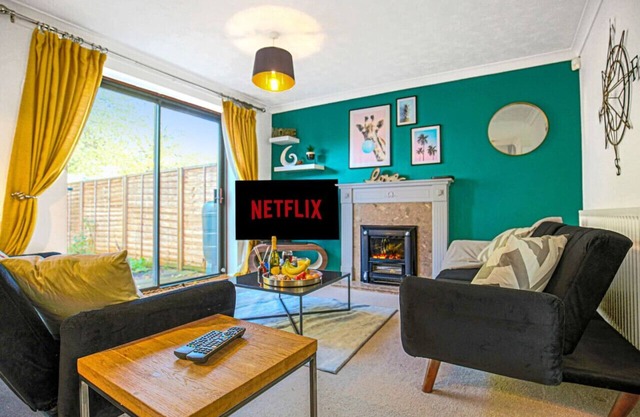La maison confortable dans le centre de MK avec parking gratuit et Netflix