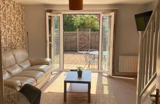 City centre townhouse with private parking
