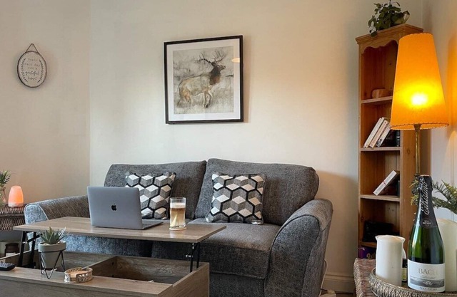 City Escape by HNFC Stays -- Patio & Free Parking