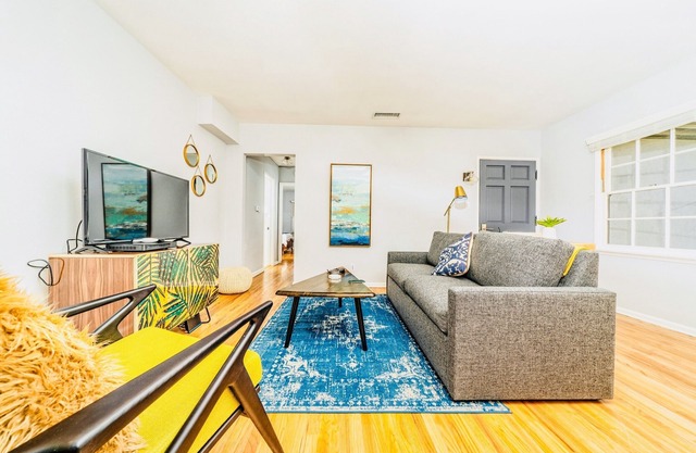 Voyage d'affaires 1bdrm Apt @ WB Studios