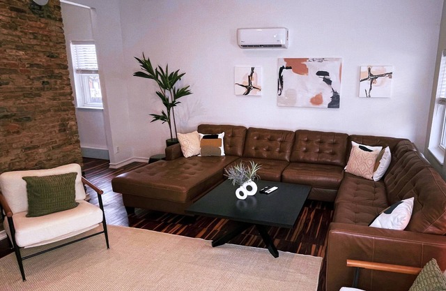 City Luxury @ Smart Pricing + Parking + Family-Friendly