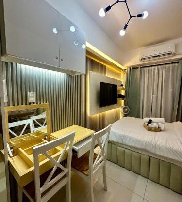 City Nest Makati with Rooftop pool and Free Netflix