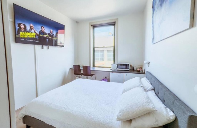 City Studio with Netflix Premium 4K and Memory foam bed