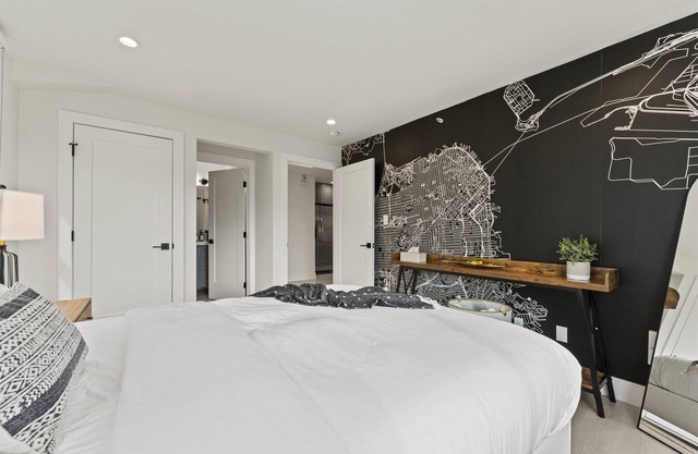 Skyline Views | 500+Mbps Wifi | in Hip Bernal Home