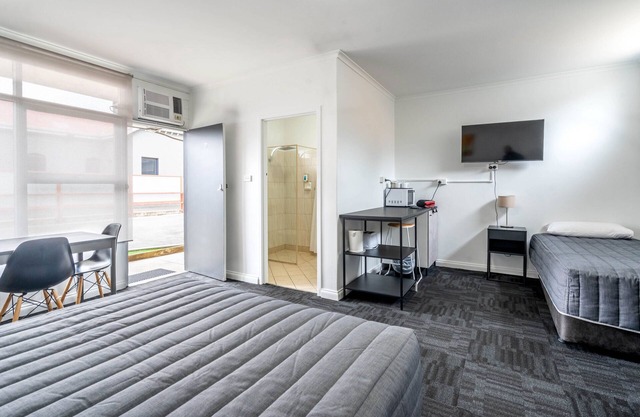 City West Motel
