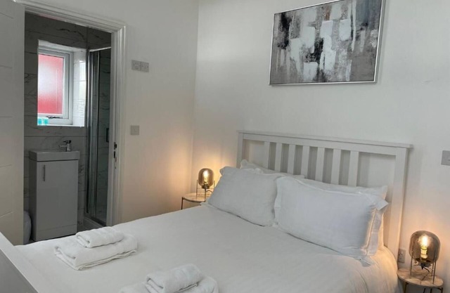 CityBreaks Rooms with Free Parking - Deluxe Double Room 2
