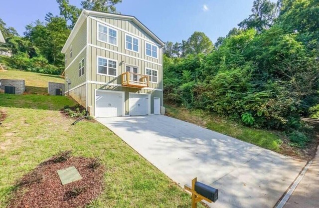 Cityscape Haven at Missionary Ridge with a hot tub