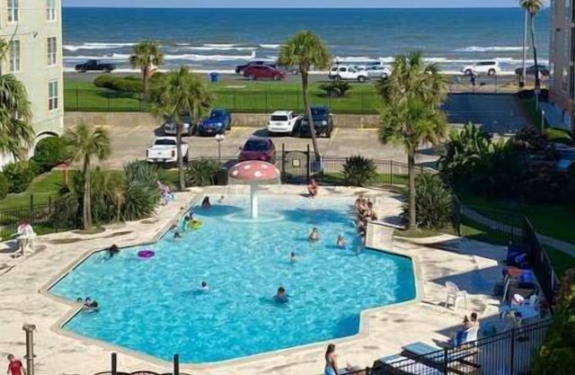Clair's Getaway-Coastal Condo with a Gorgeous Beach and Pool View!