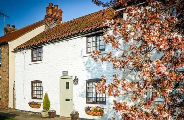 Clara's Cottage, WEST LUTTON