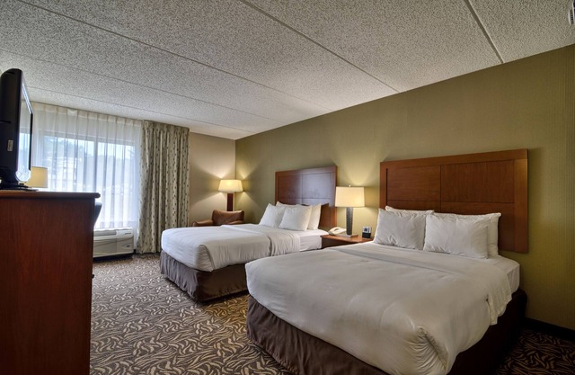 Clarion Inn & Suites - University Area