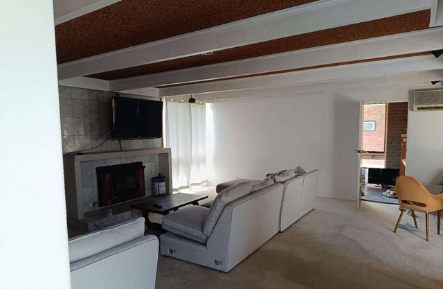 Clarkes Beach House - Walk distance to beach and Cozy living