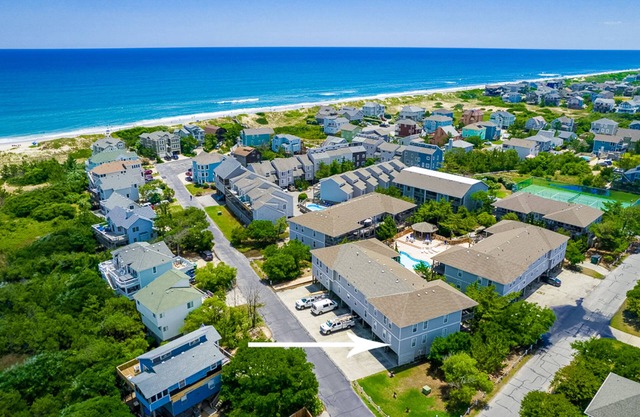 Classic Beach Condo w/ Fast WiFi, Shared Pool, Tennis, & Easy Beach Access