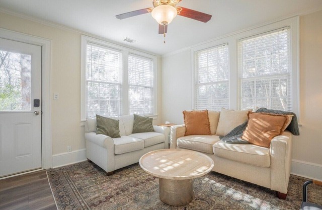 Classic City Apartment w/ Firepit