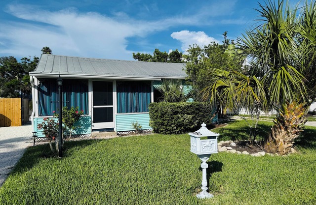 Classic Cottage w/Boat Parking! Steps to Sand!
