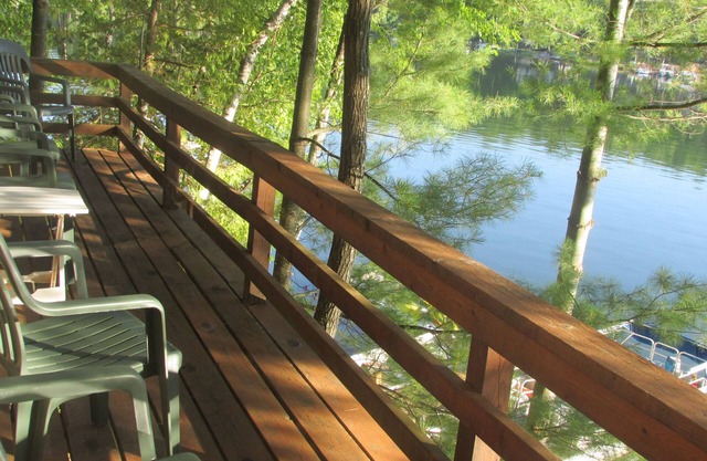 Classic Lakefront Accueil W / Cottage d'hôtes en option sur le lac Spider; 6-10 personnes