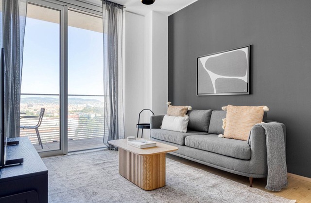 Classic Landstraße 1BR w/ Pool & DM, nr U3 Erdberg, by Blueground