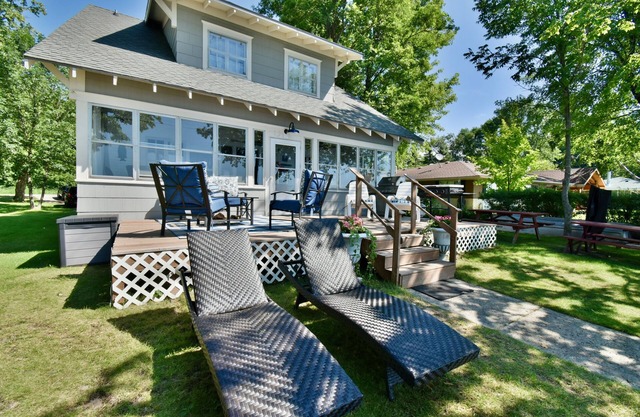 Chaîne des lacs Lac Baie Le Homme Dieu Disponible au printemps 2020 Chalet rénové!