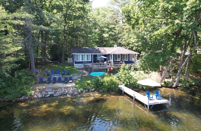 Cottage classique du Maine au bord de l'eau