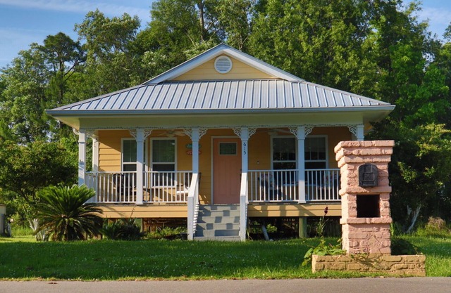 Classic Southern Cottage - Cruisin the Coast Dates Open!