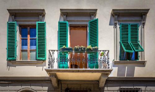 Classic Tuscany Apartments by Mmega