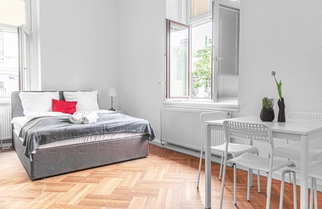 Classy 2BR Apt. w/ Exclusive Location near AKH