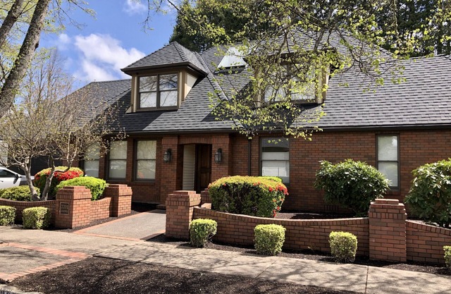 Classy 4+ bedrooms (sleeps10), walk toAutzen/UO/Hayward