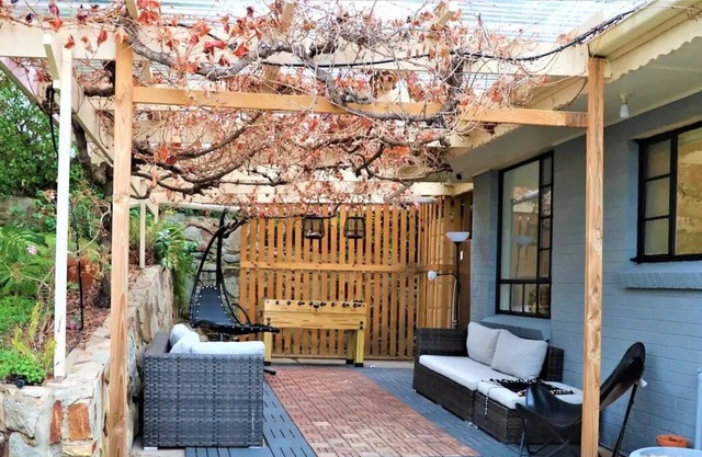 Classy bungalow in Adelaide/wineries/beaches/hills/national