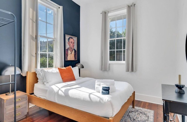 Classy Magazine St Apartment | Parking + Laundry