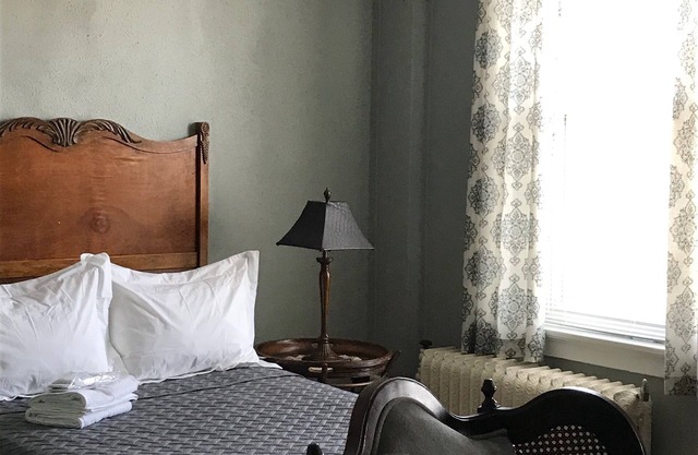 Classy Serenity Suite Preferred Partner Rail Explorers, Pets OK