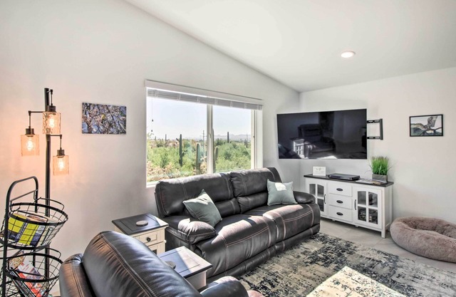 Classy Tucson Escape w/ Fire Pit on 5 Acres!