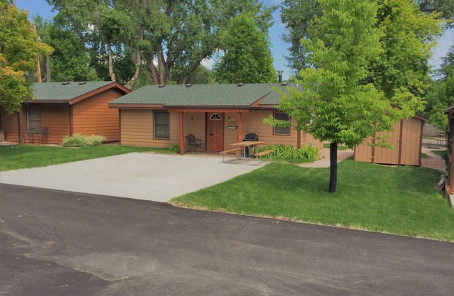 2 Bedroom Cottage Q/Q Beds