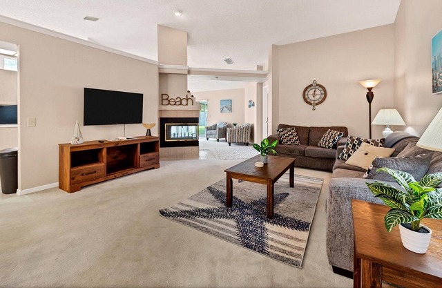 Clean and Cozy Family Home - 3 Bedroom - Stocked Coffee Bar