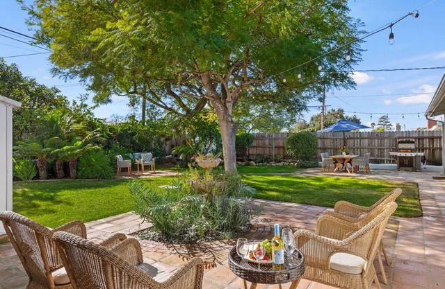 Clean and fresh Mesa Home with Spa, Close to Beach!