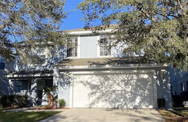 Clean and serene 4 bedroom 2.5 bath with Pool near Orlando attractions