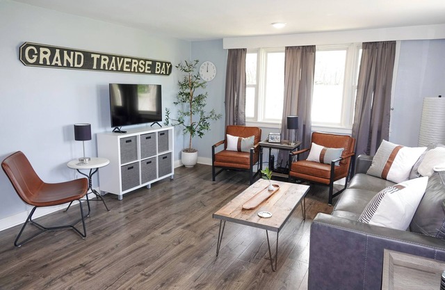 Charmant Cosy 3 bdr Maison-Près de Bay Traverse City Beach Bike Equestre