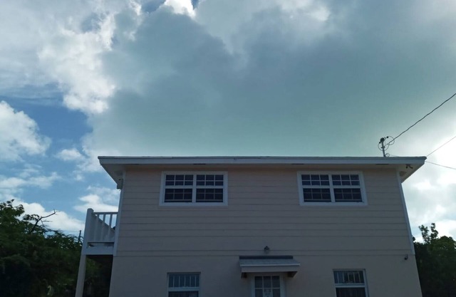 Clean, cozy, quiet 2/1. Sleeps 2 guest only